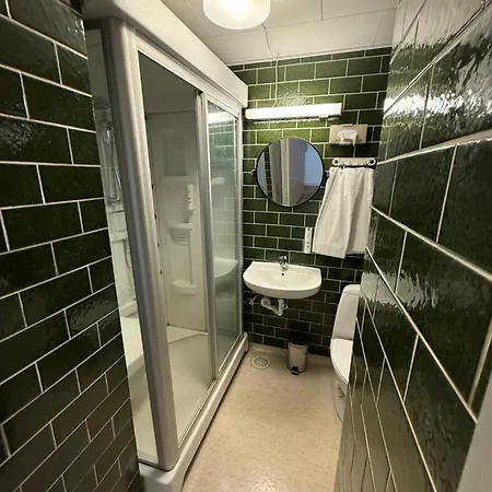 Budget Hotel *